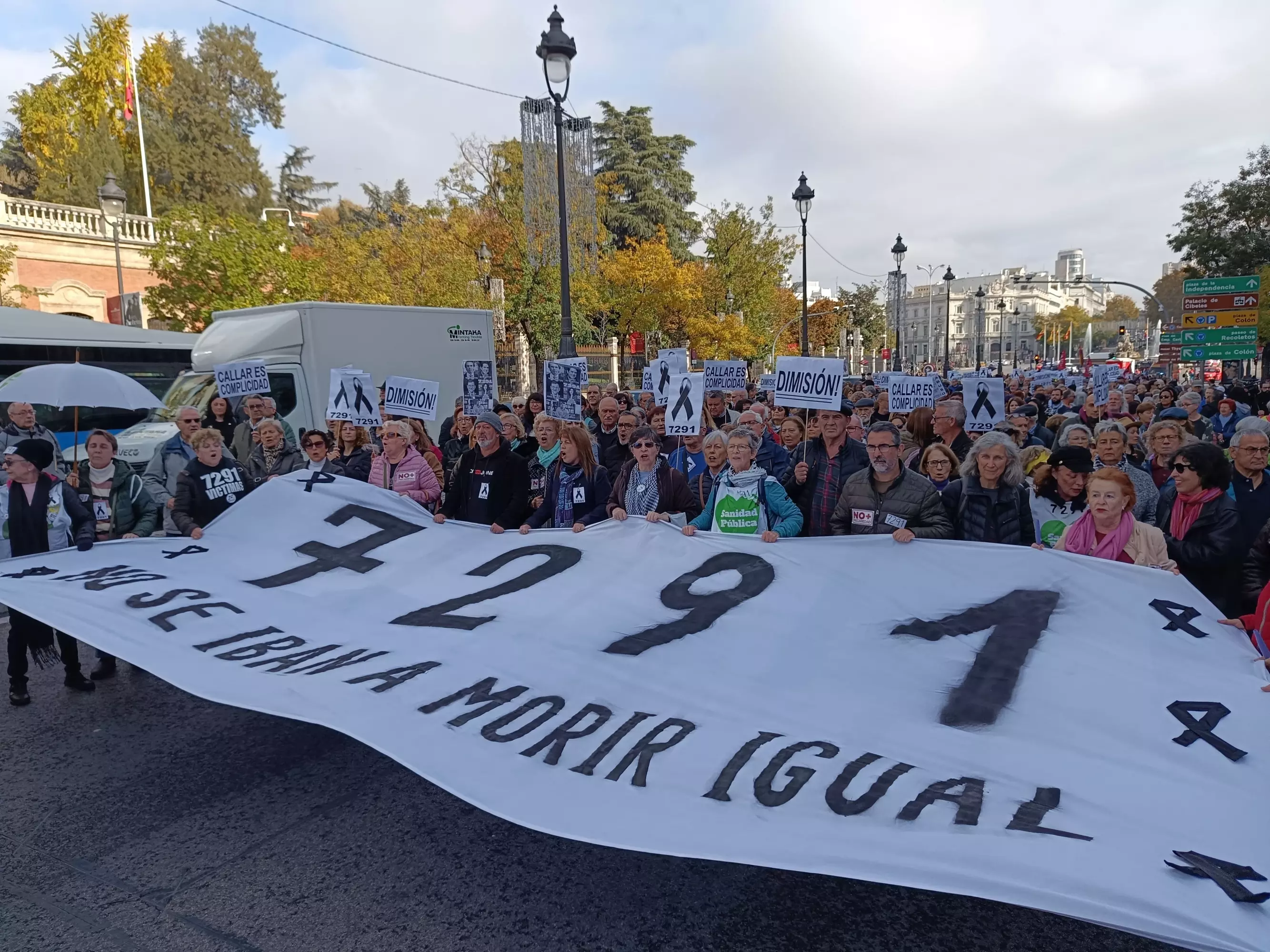 Unas 10.000 personas se manifiestan en Madrid por una Ley de Residencias estatal y al grito de 