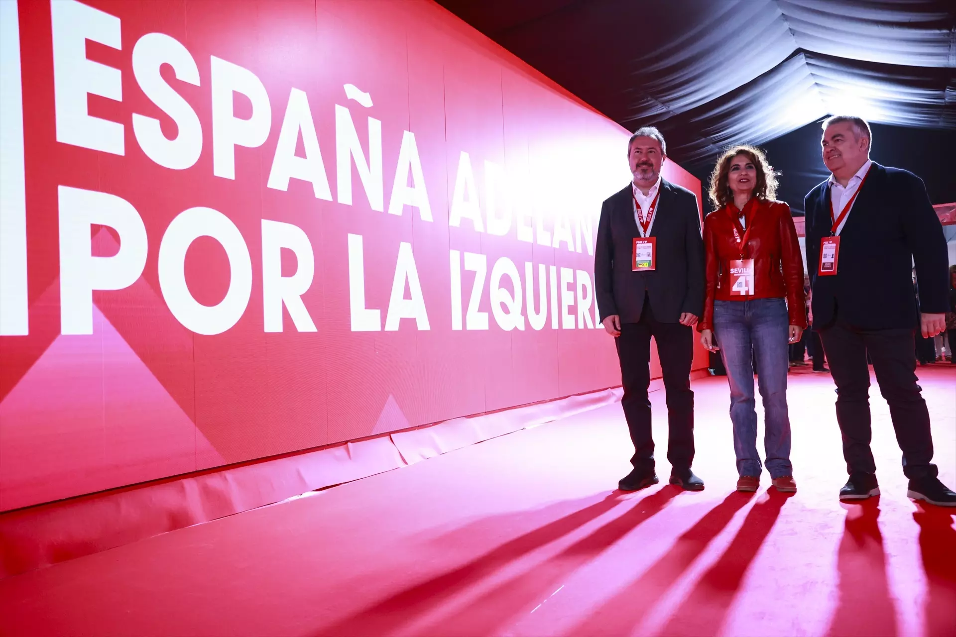 Santos Cerdán, María Jesús Montero y Juan Espadas, este viernes en el 41 Congreso Federal del PSOE en Sevilla. — Rocío Ruz / Europa Press