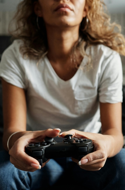 Las chicas se abren camino en el sector de los videojuegos. Foto de Tima Miroshnichenko/ Pexels