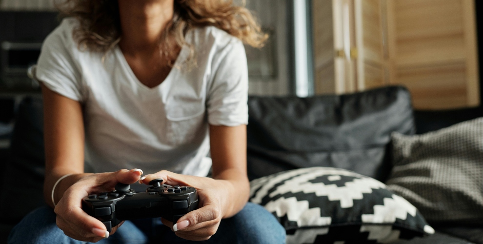 Las chicas se abren camino en el sector de los videojuegos. Foto de Tima Miroshnichenko/ Pexels