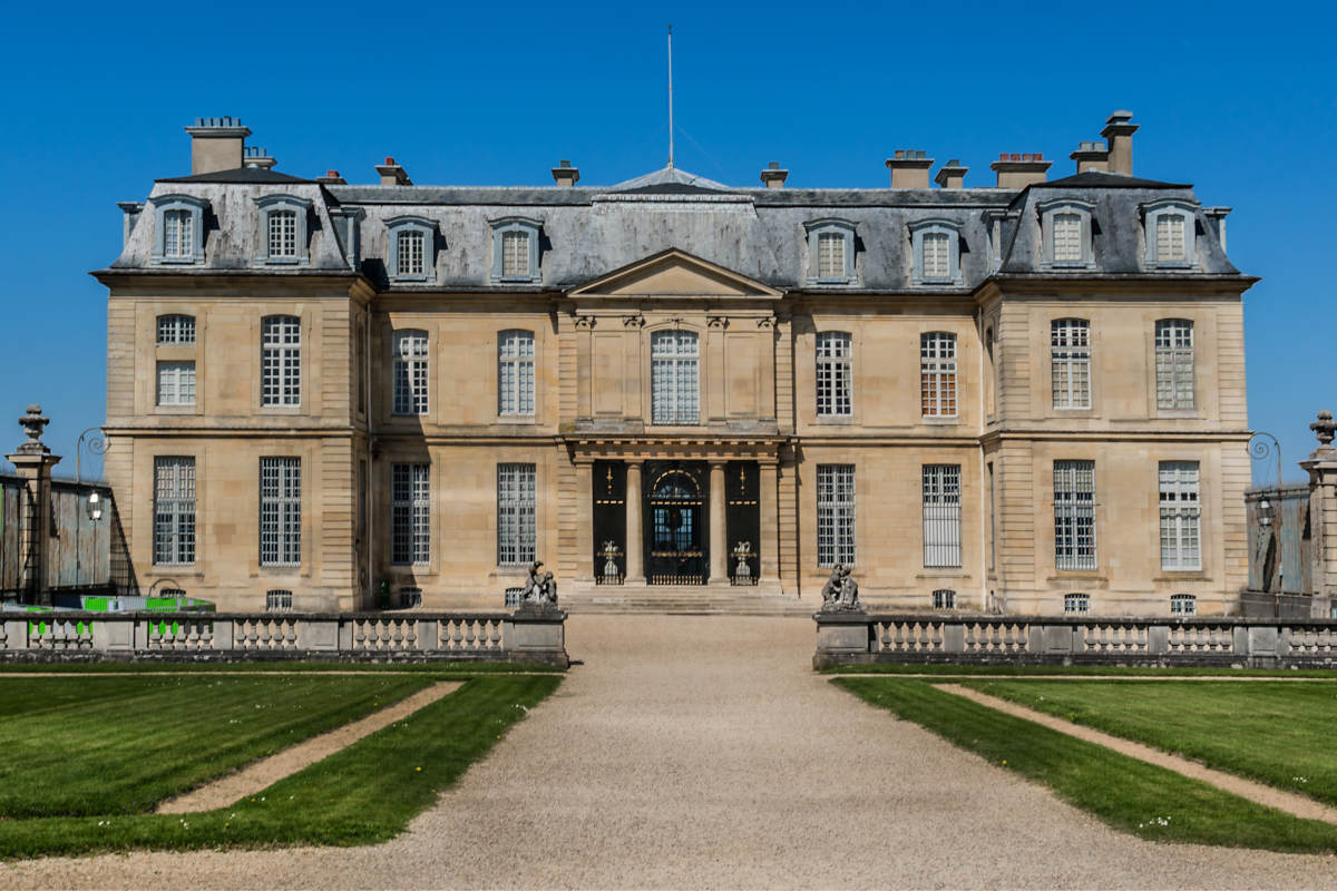 Entrada al castillo de ChampssurMarne sin colas  Tourse  Excursiones