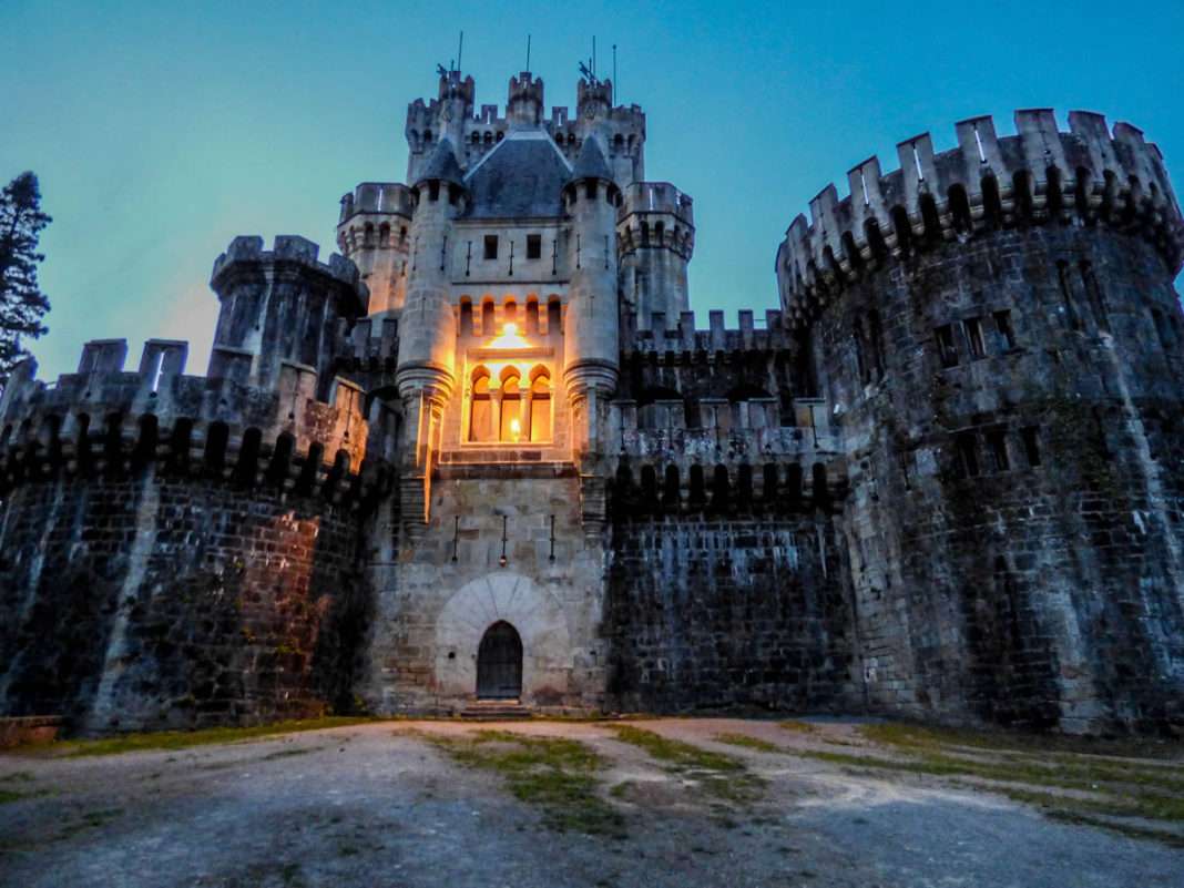 Los Castillos Más Impresionantes De España Tourse Viajes Públicoes