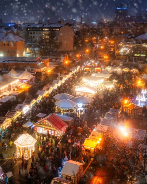 Un mercadillo de Navidad en Gdansk (Polonia) - Depositphotos