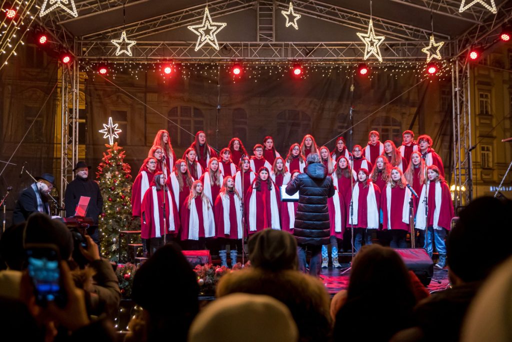 Choirs in the Old Town Square - Trhy Praha